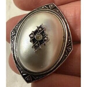 Vintage AVON Silver-Tone Victorian Style Pearl Brooch Pin Costume Jewelry Signed
